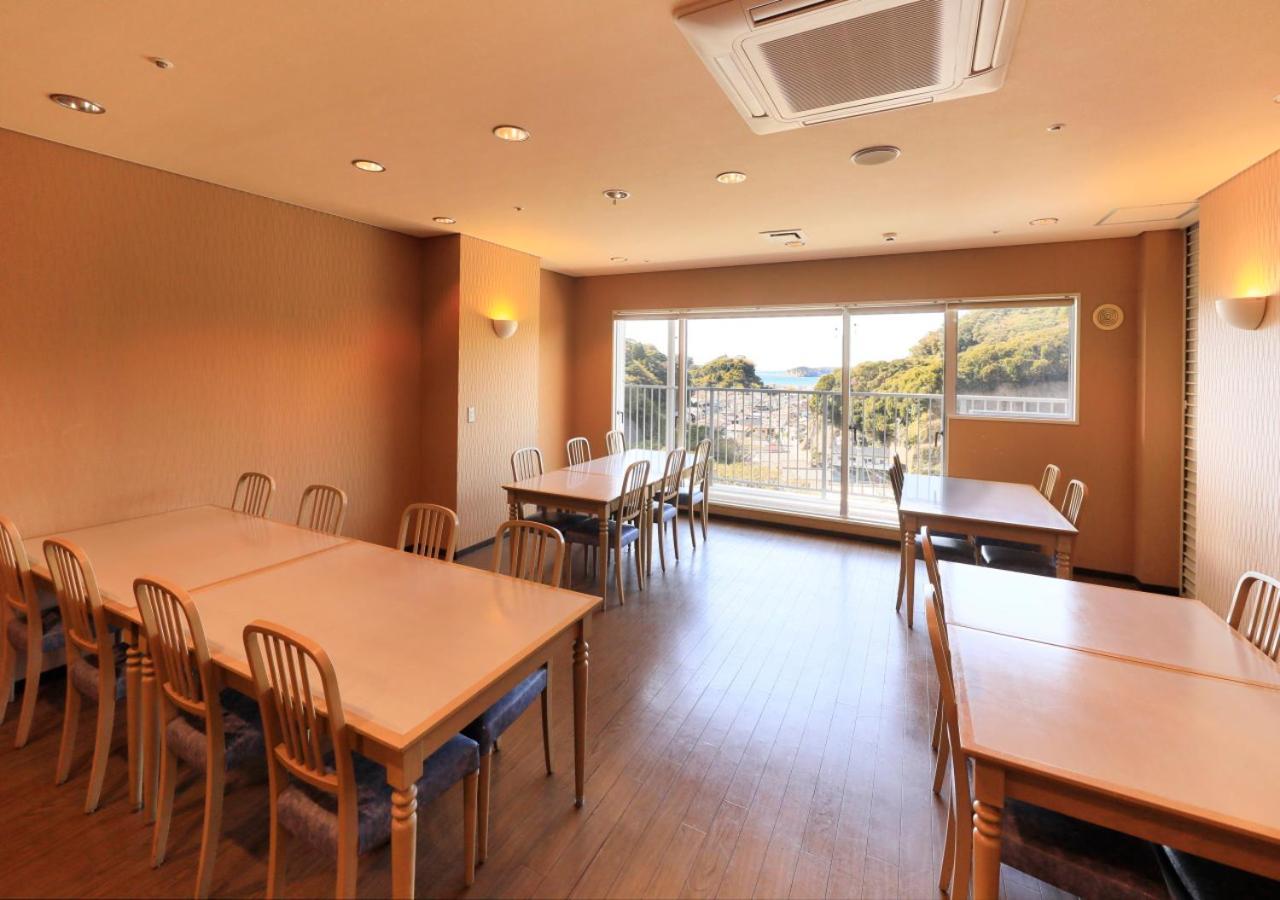 Hotel Katsuura Hilltop & 3*
